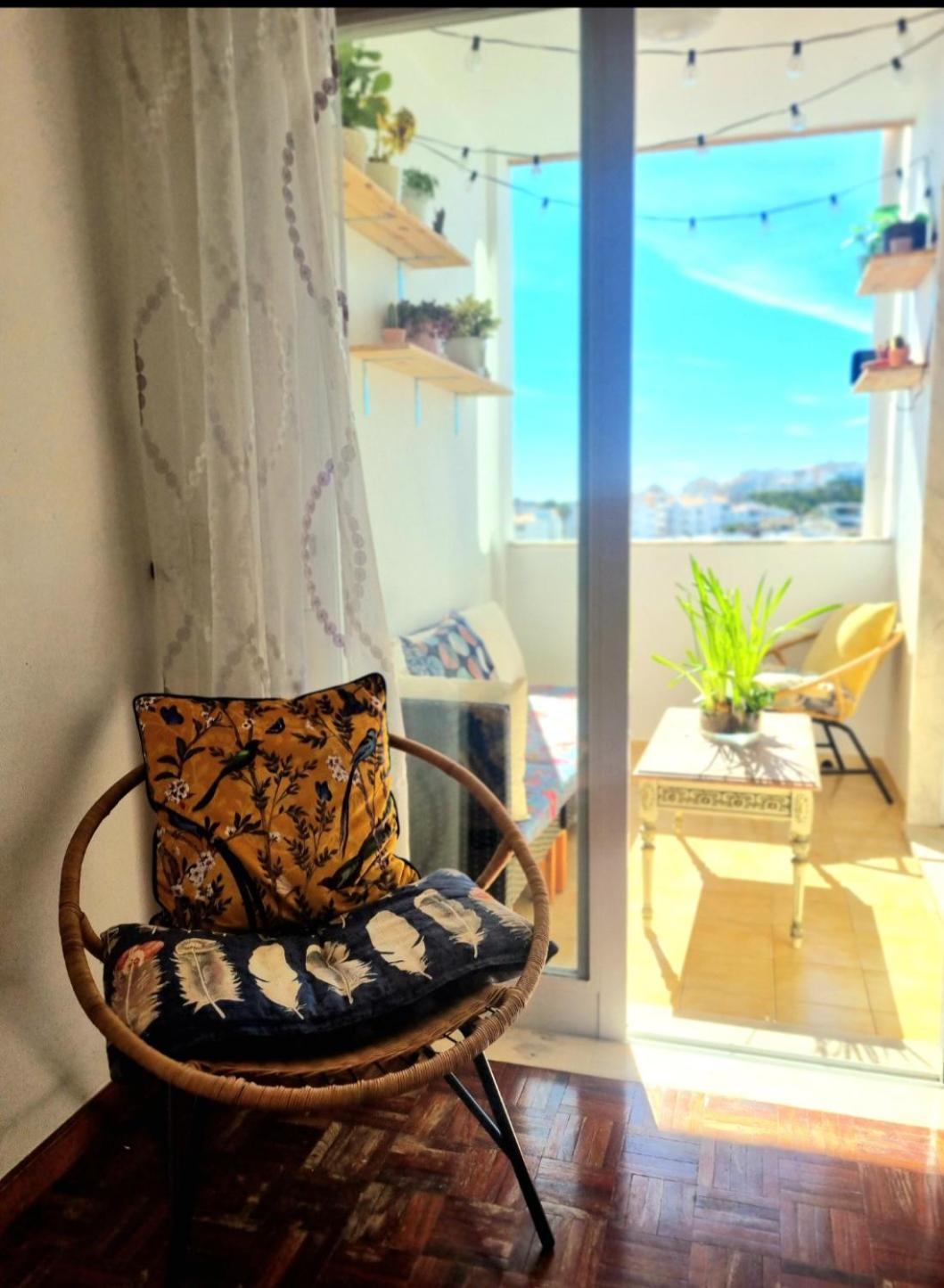 Séjour chez l'habitant Stunning With Private Bathroom And Shared Balcony, Mainly With 3 Adorable Cats!
